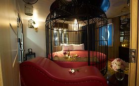 Cozi 9 Hotel - Theme Hotel